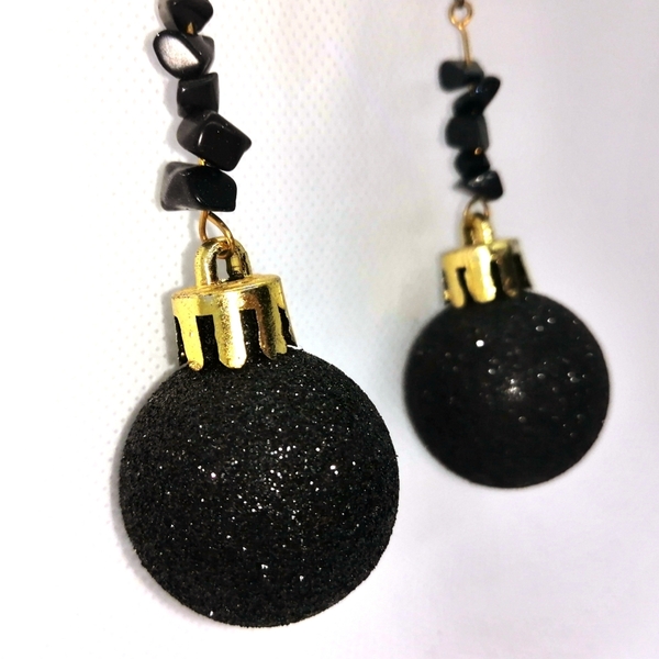 Σκουλαρίκια χριστουγεννιάτικα μπάλες μαύρες αστραφτερές και μπλε χρυσόλιθους - ημιπολύτιμες πέτρες, κρεμαστά, μεγάλα, γάντζος, μπάλες - 2