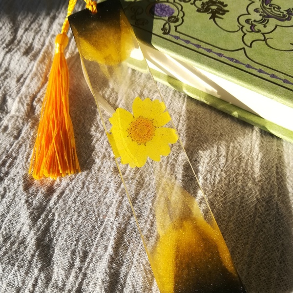 Σελιδοδείκτης με αληθινό κίτρινο λουλούδι, από υγρό γυαλί - γυαλί, χειροποίητα, σελιδοδείκτες, πρωτότυπα δώρα - 5