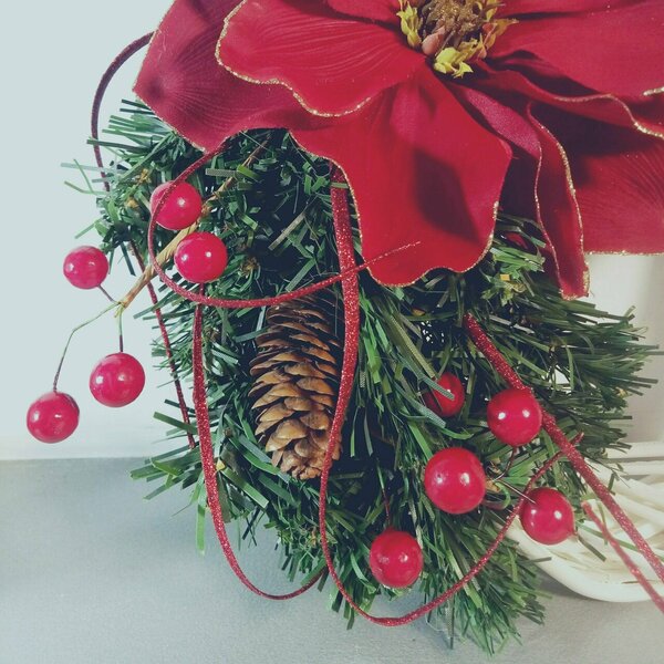 Χριστουγεννιάτικο στεφάνι απο μπαμπού 25εκ λευκό με αλεξανδρινό λουλούδι - ξύλο, στεφάνια, διακοσμητικά, κουκουνάρι - 3