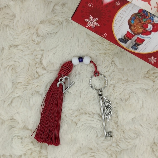 Χειροποίητο επιτραπέζιο γούρι 2022 μεταλλικό κλειδί με μπορντό φούντα - κλειδί, χριστουγεννιάτικα δώρα, γούρια - 2