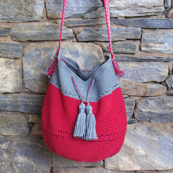 Ροζ γκρι πλεκτή βαμβακερή χιαστί boho στυλ τσάντα με σχέδιο στον πάτο και χερούλι στον αργαλειό - πουγκί, χιαστί, μεγάλες, all day, πλεκτές τσάντες - 3