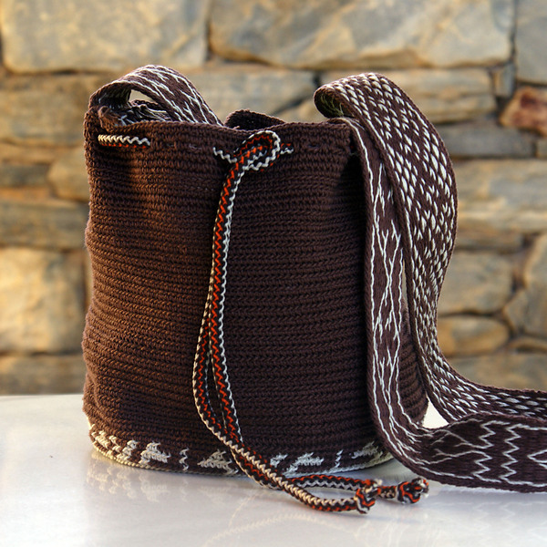 Πλεκτή καφέ τσάντα βελονάκι ώμου σε ethnic σχέδιο και χερούλι στον αργαλειό - ώμου, πουγκί, all day, πλεκτές τσάντες, μικρές - 2