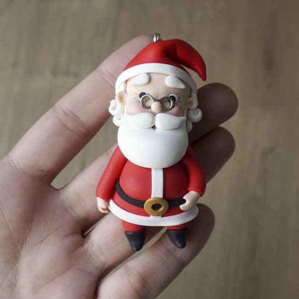 Μενταγιόν - Άγιος Βασίλης από πολυμερή πηλό - πηλός, κουκλίτσα, χριστουγεννιάτικα δώρα, άγιος βασίλης, μινιατούρες φιγούρες - 2