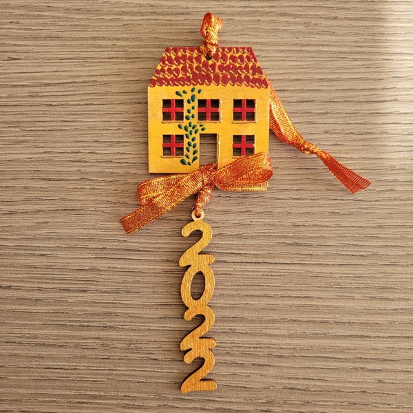 Ξύλινο γούρι σπιτάκι ζωγραφισμένο στο χέρι, κίτρινο με χρυσό χρώμα 2022 - ξύλο, σπίτι, γούρια - 3