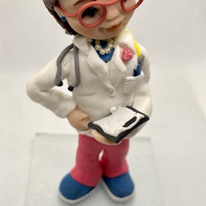 Μινιατούρα γιατρός από πολυμερικό πηλό - πηλός, μινιατούρες φιγούρες, δώρο για γιατρό - 2