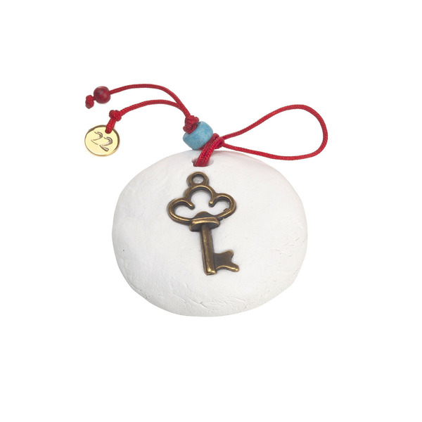 Γούρι22 "CHRISTMAS SWEETS" από πηλό με ένθετο charm κλειδί. Διαστάσεις: 8Χ4,5cm - πηλός, χριστουγεννιάτικα δώρα, γούρια