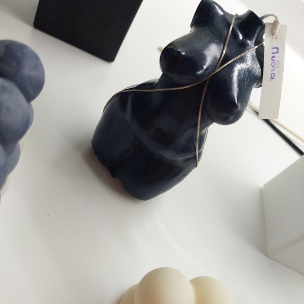Χειροποίητο φυτικό κερί ελαιοκράμβης γυναικείο σώμα με καμπύλες με άρωμα μαύρης βανίλιας - δώρο, αρωματικά κεριά