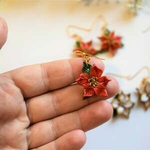 POINSETTIA CHRISTMAS- Κρεμαστά σκουλαρίκια "αλεξανδρινά" σε χριστουγεννιάτικες αποχρώσεις - πηλός, λουλούδι, χριστουγεννιάτικο, κρεμαστά, χριστουγεννιάτικα δώρα - 5