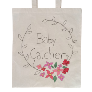δώρο για τη μαία ή τη γυναικολόγο πάνινη τσάντα ' baby catcher ' ζωγραφισμένη στο χέρι - ύφασμα, ώμου, δώρο για γιατρό, πάνινες τσάντες