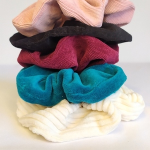 Scrunchies σετ των δύο - για τα μαλλιά, λαστιχάκια μαλλιών, αξεσουάρ μαλλιών - 2