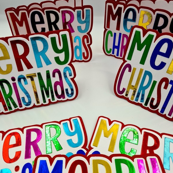 Χριστουγενιατικες κάρτες Merry Christmas με κόκκινο φόντο και μεταλλιζέ γράμματα 7 τμχ 11 cm x 14 cm - 2