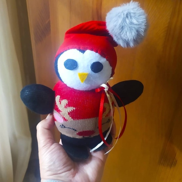 Πιγκουίνος χειροποίητος από κάλτσες - δώρο, χριστουγεννιάτικο, διακοσμητικά - 2