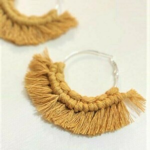 BOHO macrame mustard earrings - ορείχαλκος, μακραμέ, κρίκοι, boho, φθηνά