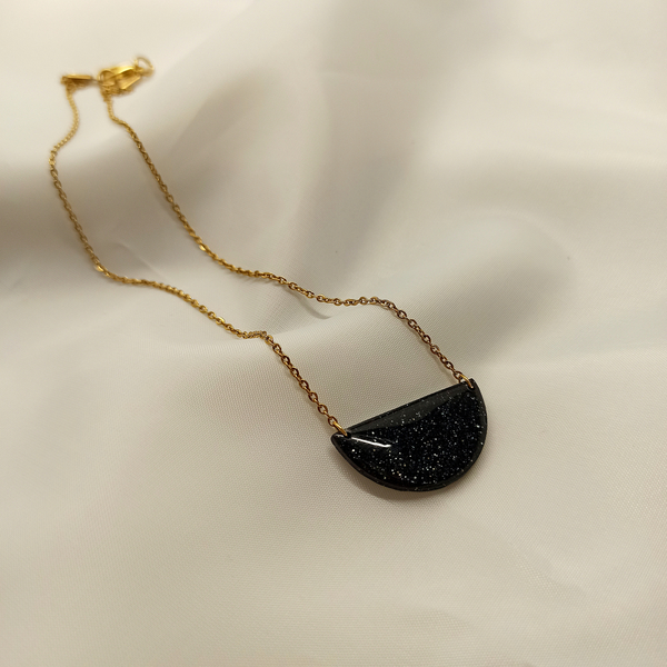 "Λητώ" κολιέ ημικύκλιο μαύρο sparkle με χρυσή αλυσίδα - γυαλί, charms, πηλός, ατσάλι - 3