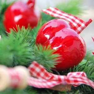 Κόκκινο χριστουγεννιάτικο στεφάνι - στεφάνια, χριστουγεννιάτικο, διακοσμητικά - 5