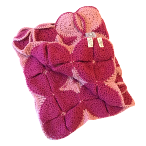πλεκτή κουβερτούλα μωρού, λουλουδένια τετράγωνα,, 54 x 67 εκ, σε απαλό ροζ και βισσινή χρώμα και αντιαλλεργικό ακρυλικό νήμα - κορίτσι, κουβέρτες - 2