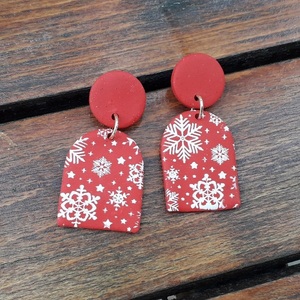 Χριστουγεννιάτικο σκουλαρίκι από κόκκινο πηλό με χιονονιφάδες- 5εκ - πηλός, ατσάλι, κρεμαστά, χριστουγεννιάτικα δώρα, καρφάκι - 3