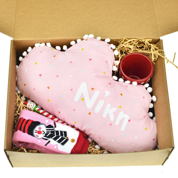 Gift box 4 τμχ. για κορίτσια / Συννεφάκι με όνομα, κάλτσες, κούπα και στυλό - συννεφάκι, χριστουγεννιάτικα δώρα, προσωποποιημένα - 2