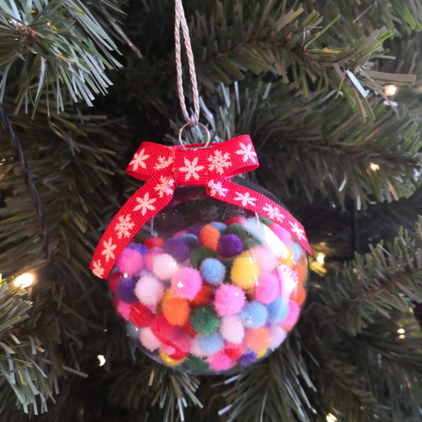 Χριστουγεννιάτικη Μπάλα με Πομ Πον - pom pom, χριστουγεννιάτικο, χριστουγεννιάτικα δώρα, στολίδια, μπάλες - 4