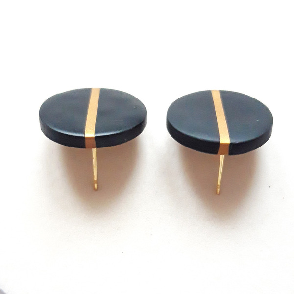 Minimal μαύρα στρογγυλά σκουλαρίκια με χρυσή λεπτομέρεια - μέγεθος 2 εκ. - πηλός, καρφωτά, μικρά, καρφάκι, φθηνά - 2
