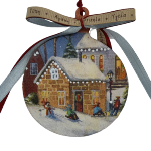 Στολίδι - γούρι "Χριστούγεννα στο χωριό" με ευχές, κορδέλα, χάντρες, χιόνι, χειμώνας - ξύλο, σπίτι, γούρια, μπάλες