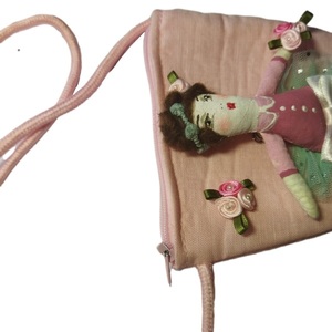 Πάνινο Παιδικό Κρεμαστό Πορτοφόλι με αποσπώμενη μινιατούρα Νο 1 ροζ-πράσινο 10*15 εκ. - ζωγραφισμένα στο χέρι, κουκλίτσα, μινιατούρες φιγούρες, τσαντάκια - 4