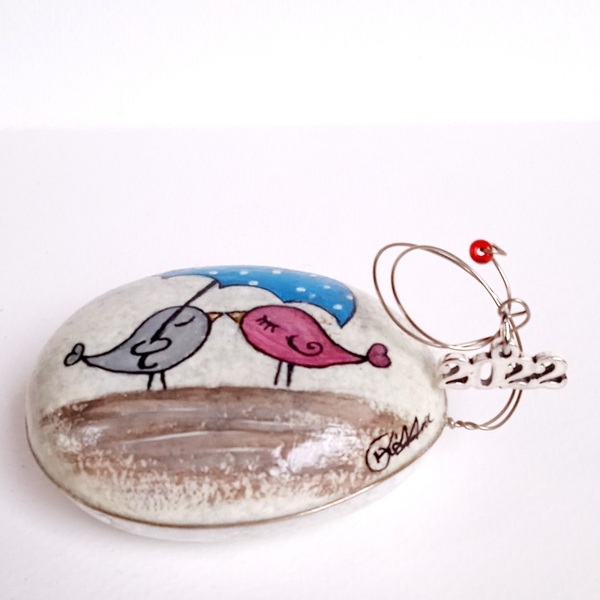 Ζωγραφισμένη πέτρα, με ζευγάρι πουλιών στη βροχή. - ζωγραφισμένα στο χέρι, μέταλλο, διακοσμητικά - 2