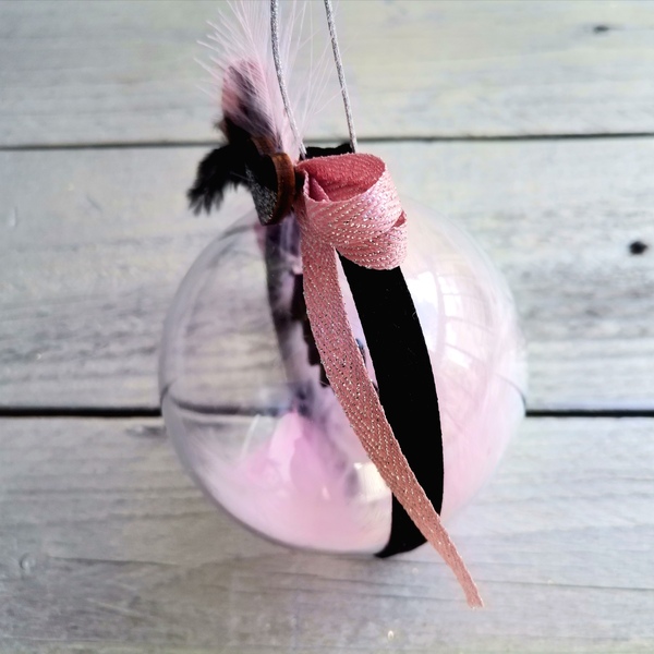 Χριστουγεννιάτικη μπάλα 8cm με όνομα και φτερά Ροζ - plexi glass, χριστουγεννιάτικα δώρα, στολίδια, προσωποποιημένα, μπάλες - 4