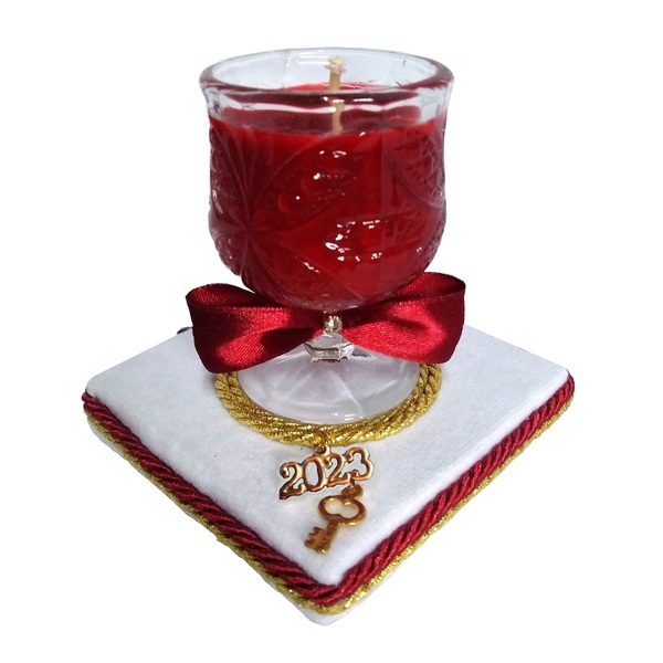 Γούρι 2024 αρωματικό κερί σε λευκή βελουτέ βάση 9*9*9cm - βελούδο, κερί, αρωματικό, χριστούγεννα, γούρια