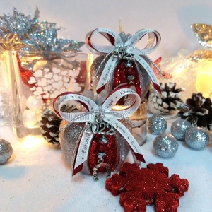 Γούρι 2023 αρωματικό κερί ρόδι ασημί-κόκκινο 6*6cm - νήμα, γούρι, χριστούγεννα, χριστουγεννιάτικα δώρα, πρωτοχρονιά - 4