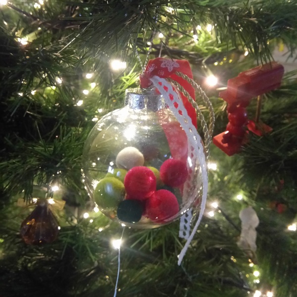 ♥ Χριστουγεννιάτικη Μπάλα με Πον Πον, Αστέρια και Κορδέλες 8 εκ Πράσινο, Κερασί, Σμαραγδί, Μπεζ - pom pom, χιονονιφάδα, στολίδια, μπάλες - 2