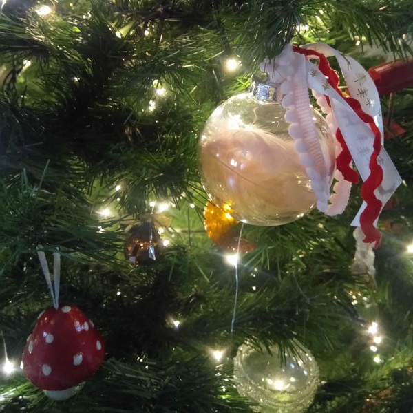 Χριστουγεννιάτικη Μπάλα ♥ με Φτερά, Αστέρια και Κορδέλες 8 εκ Ροζ Μπεζ - φτερό, στολίδια, μπάλες - 2