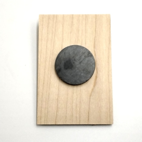 Ξύλινο μαγνητάκι με παράσταση από βότσαλα, lovers (5,5×8,5cm) - ξύλο, δώρα επετείου, διακοσμητικά, ιδεά για δώρο, αγ. βαλεντίνου - 3