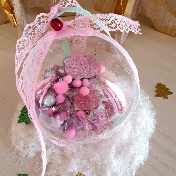 Χριστουγεννιάτικη μπάλα διάφανη χειροποίητη ροζ 10εκ. - plexi glass, κουκουνάρι, χριστουγεννιάτικα δώρα, στολίδια, μπάλες - 2