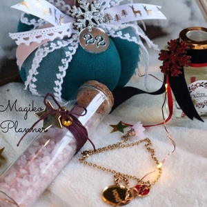 Χριστουγεννιάτικο gift box για τη νονά με βραχιόλι-γουρι! - μπάλες, plexi glass, νονά, σετ δώρου