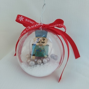 Χριστουγεννιάτικη Plexi Μπάλα με ξύλινο Καρυοθραύστη 8cm (3) - ξύλο, plexi glass, στολίδια, μπάλες