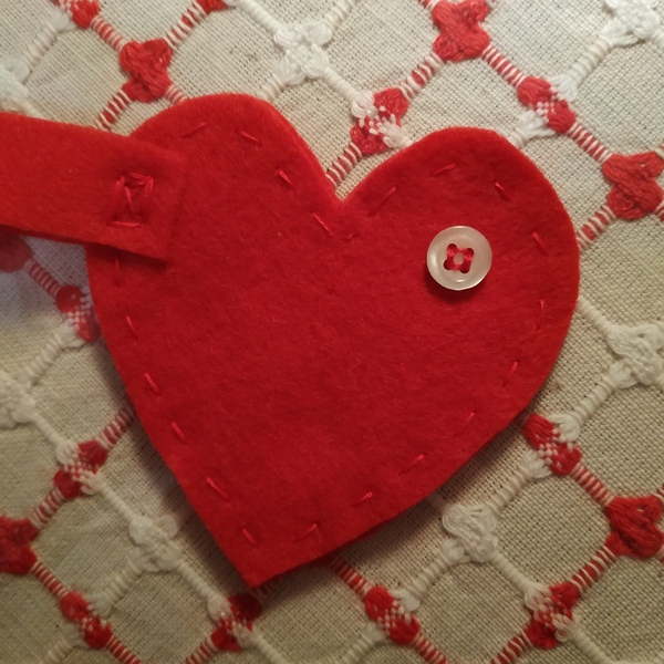 Μπρελόκ "καρδιά" από κόκκινη τσόχα 8εκ. - ύφασμα, καρδιά, τσόχα, αγ. βαλεντίνου, δώρα για γυναίκες - 2