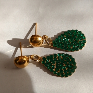 Πράσινα σκουλαρίκια με χρυσό - στρας, δάκρυ, μικρά, κρεμαστά, καρφάκι - 2