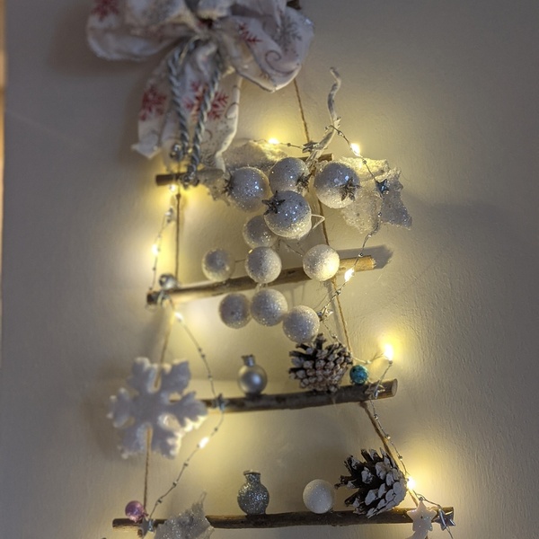 Ξύλινο κρεμαστό Χριστουγεννιάτικο δέντρο - ξύλο, στεφάνια, χριστουγεννιάτικο δέντρο, διακοσμητικά, δέντρο - 2