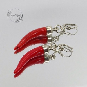 "Hot Chilli" Κρεμαστά σκουλαρίκια με ακρυλικά στοιχεία σε κόκκινο χρώμα - μικρά, ατσάλι, κρεμαστά, γάντζος, φθηνά - 3