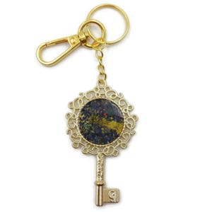 Χειροποίητο Μπρελόκ μεταλλικό χρυσό κλειδί 11,5 εκ. Υγρο γυαλί σε μεταλλικό χρυσό χρώμα και ιριδίζον διακοσμητικούς ρόμβους. - γυαλί, γούρια, αυτοκινήτου, σπιτιού