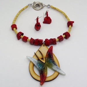 "Glass Butterfly" - Κολιέ κοντό με ξύλο, κοράλλι και γυαλί fusing - ξύλο, κοράλλι, γυαλί, πεταλούδα, μεγάλα - 5