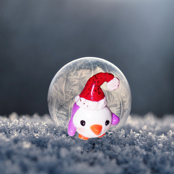 Κολιέ Xmas πιγκουινάκι λιλά από πηλό - μακριά, μπρούντζος, χριστουγεννιάτικα δώρα, μενταγιόν - 3