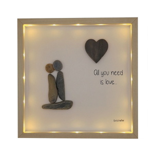 Φωτιζόμενο κάδρο με βότσαλα "All you need is love" (23x23x3) - ξύλο, πίνακες & κάδρα, δώρα γάμου, ζευγάρια, αγ. βαλεντίνου