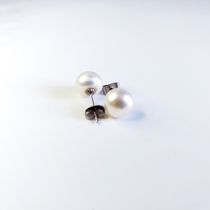 Λευκά Μαργαριτάρια 10mm σε ατσάλινα καρφάκια - ημιπολύτιμες πέτρες, καρφωτά, ατσάλι, πέρλες, νυφικά, καρφάκι - 5