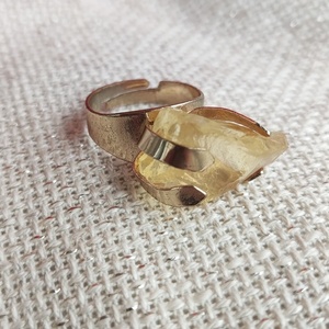 δαχτυλίδι χρυσό αυξομειούμενο με κίτρινη ακανόνιστη πέτρα - επιχρυσωμένα, χαλκός, γεωμετρικά σχέδια, αυξομειούμενα, φθηνά - 2
