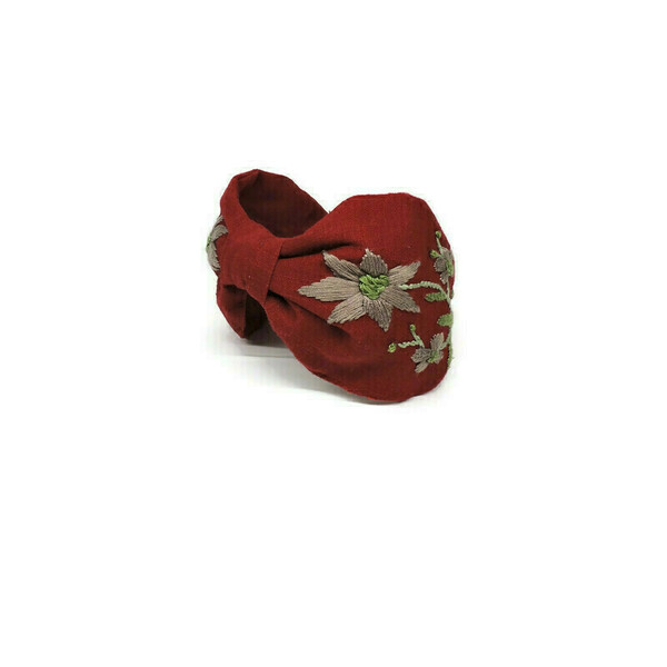 Χειροποίτη φλοράλ στέκα με κέντημα στο χέρι σε κοκκινο λινό ύφασμα σε vintage στυλ / Handmade floral embroidery headband in red linen cloth . - ύφασμα, για τα μαλλιά, στέκες