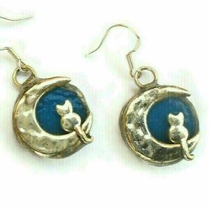 Γάτες σε Μισοφέγγαρο Σκουλαρίκια σε Γαλάζιο Γυαλί Βιτρώ (25x20mm) - κρεμαστά, γυαλί, ασήμι, φεγγάρι, γάντζος