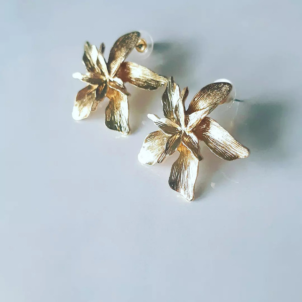 Χρυσό ιδιαίτερο σκουλαρίκι λουλούδι - ορείχαλκος, καρφωτά, καρφάκι, φθηνά - 2