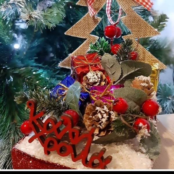 Χριστουγεννιάτικη σύνθεση σε ξύλο - Χειροποίητο διακοσμητικό - ξύλο, διακοσμητικά, κουκουνάρι, άγιος βασίλης, δέντρο